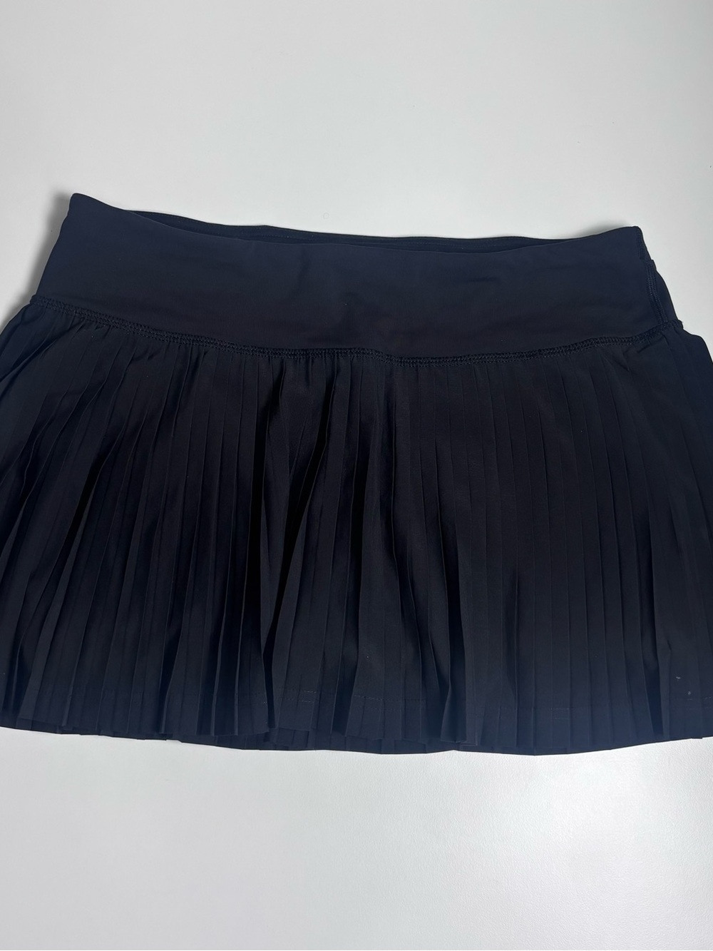 Lululemon Athletica Pleated Black Skirt Size 6